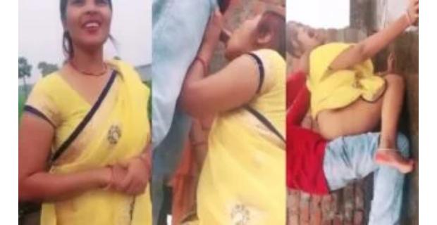 Village Bhabhi Yellow Saree Rooftop Chudai Scandal